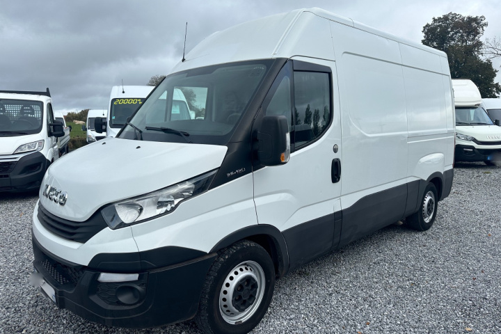 IVECO DAILY FOURGON
