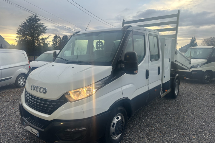 IVECO BENNE 6 PLACES COFFRE