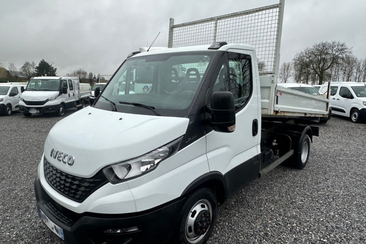 IVECO BENNE 3 PLACES