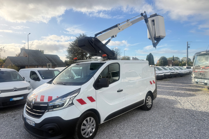 RENAULT TRAFIC FOURGON