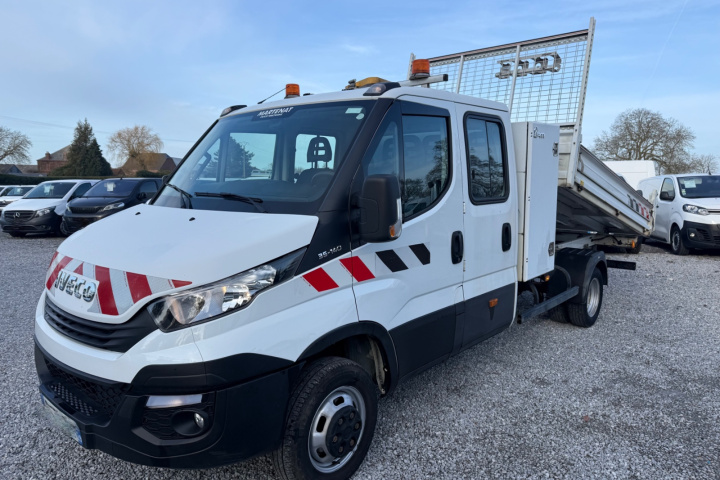 IVECO BENNE COFFRE 6 PLACES